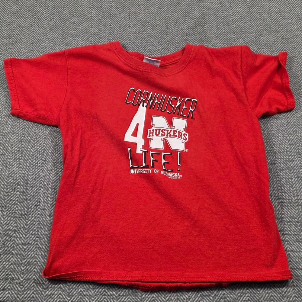 Gildan Nebraska Cornhuskers Youth Small Red T-Shirt Graphic Tee NCAA 4 Life